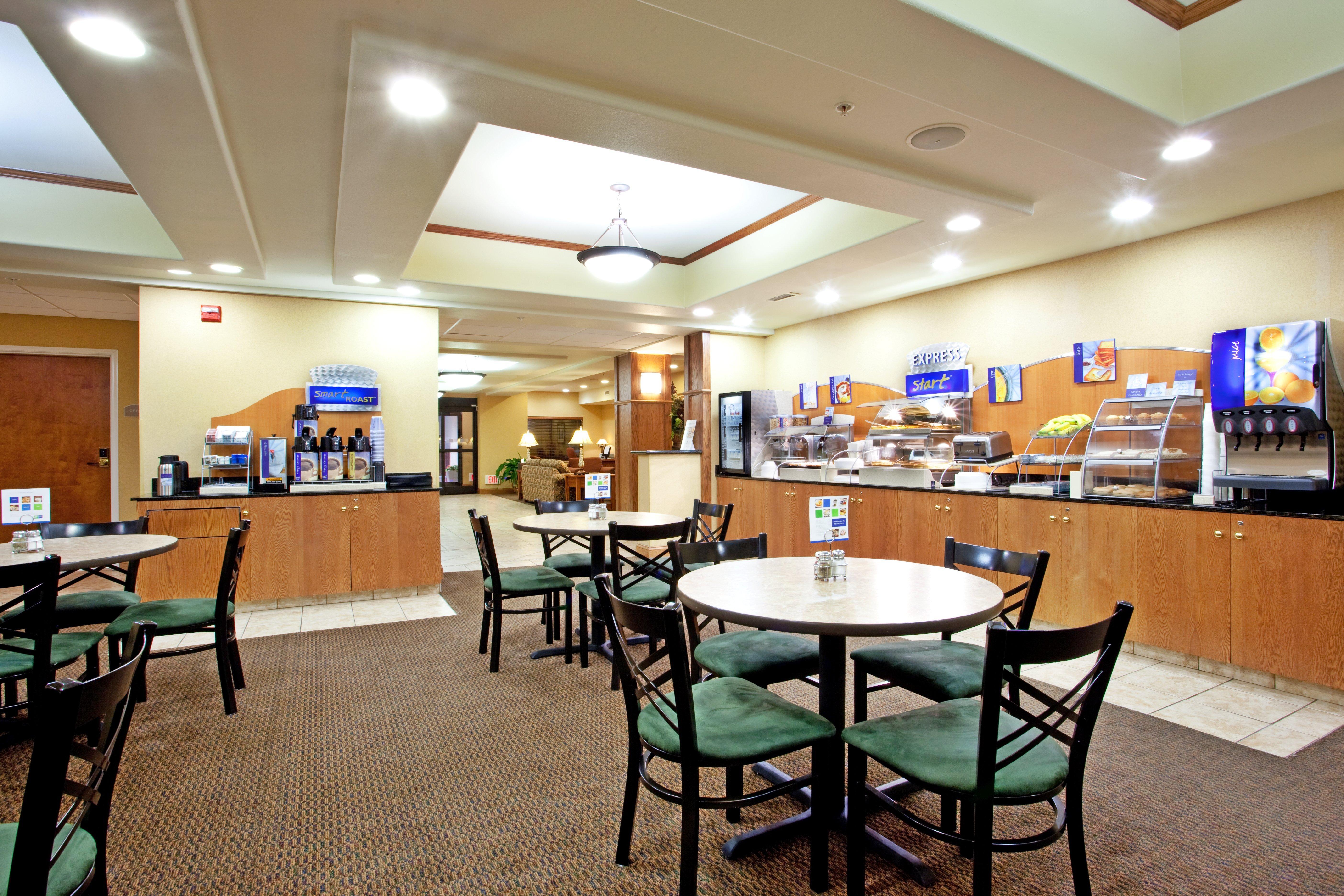 Holiday Inn Express Hotel & Suites Claypool Hill -Richlands Area By Ihg Pounding Mill Eksteriør bilde